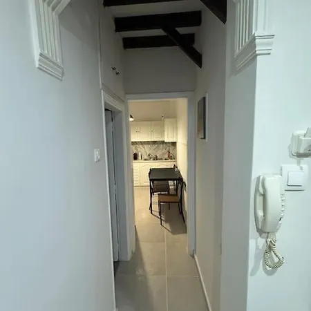 Lucky House Apartment